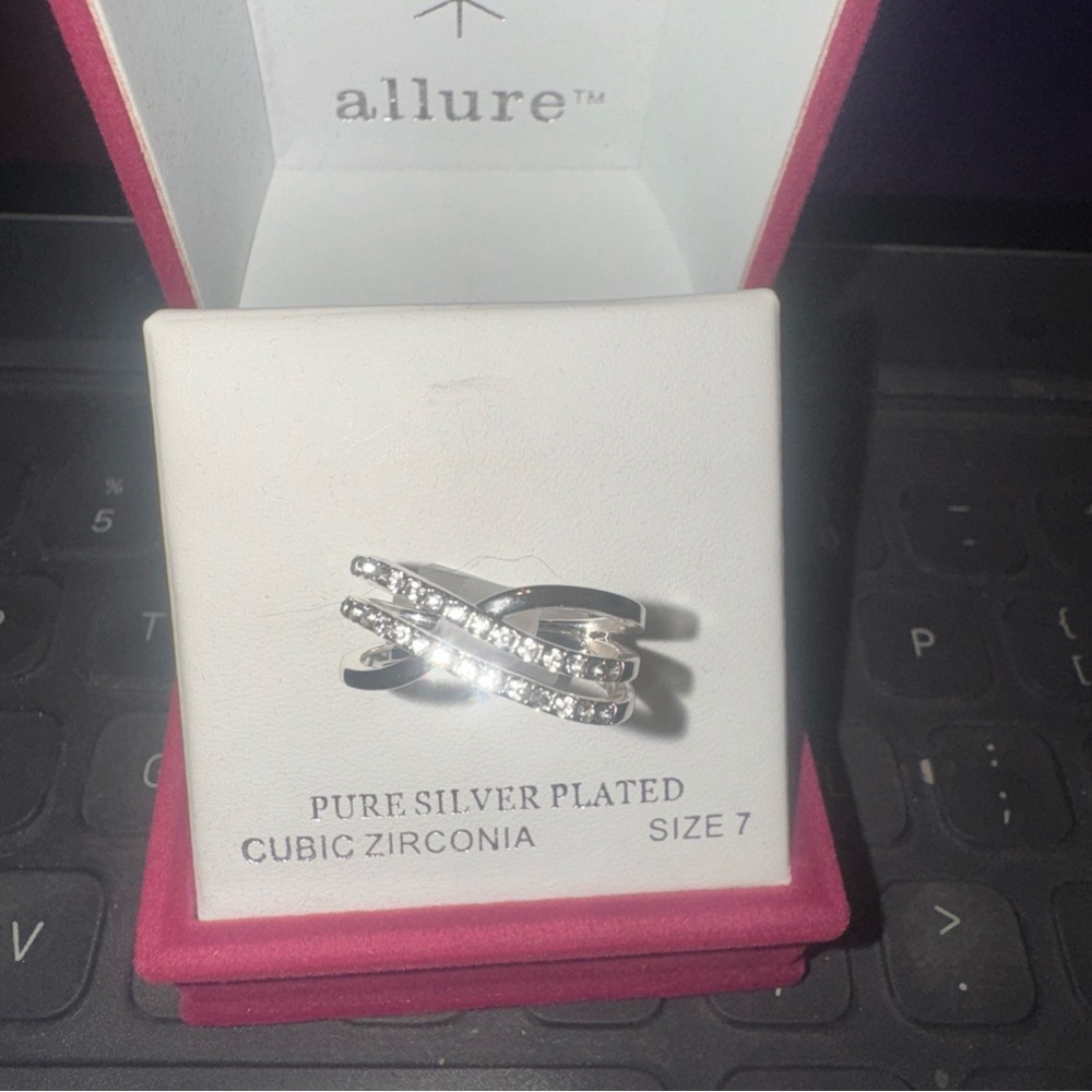 Allure Silver Twisted Cubic Zirconia Ring crossover 7 new